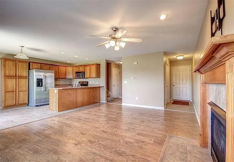 2118 Harbortown Cir #2118 — Photo 5