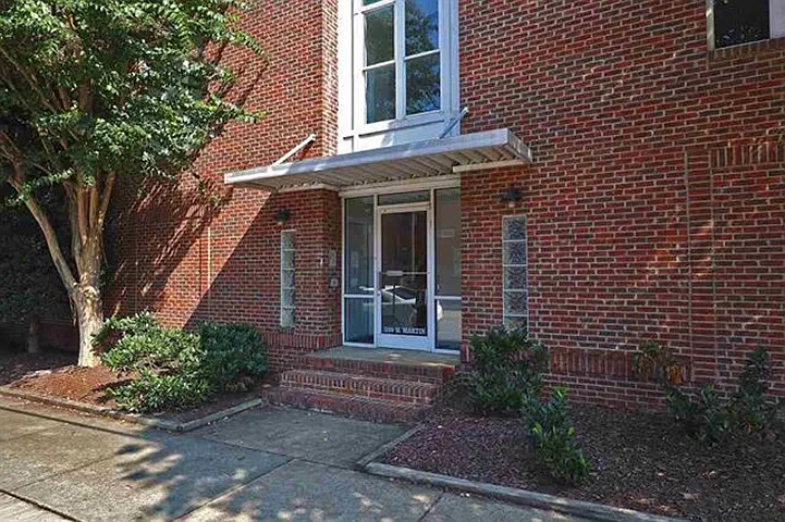 320 W Martin St #204