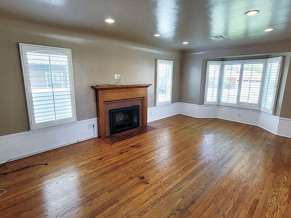 2nd image of 5520 Mesagrove Ave