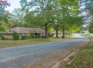102 Nannie Ln, Palestine, TX 75801