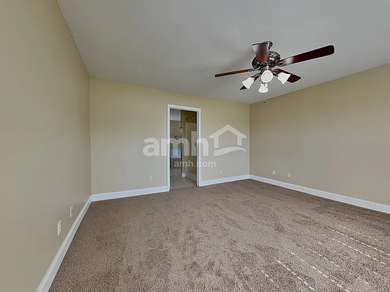 1061 Saint Johns Dr — Photo 9