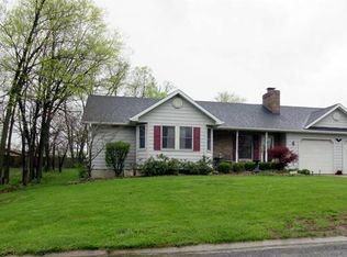724 Briarwood Dr, Bethalto, IL