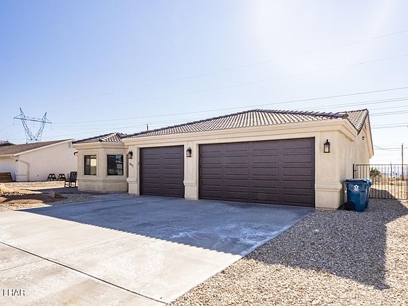 4th image of 611 Pueblo Dr