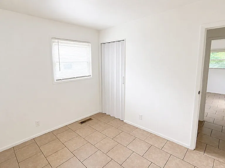 3608 Eisenhower Dr — Photo 9