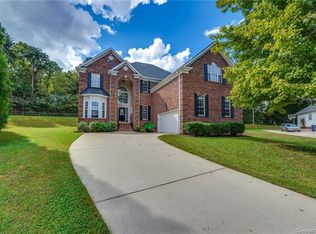 102 Jousters Ct, Mooresville, NC 28117