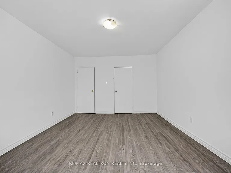 275 Wentworth St W #217 — Photo 16