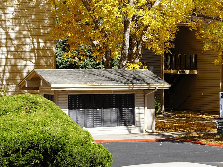 Garden Court Apartments — Photo 10