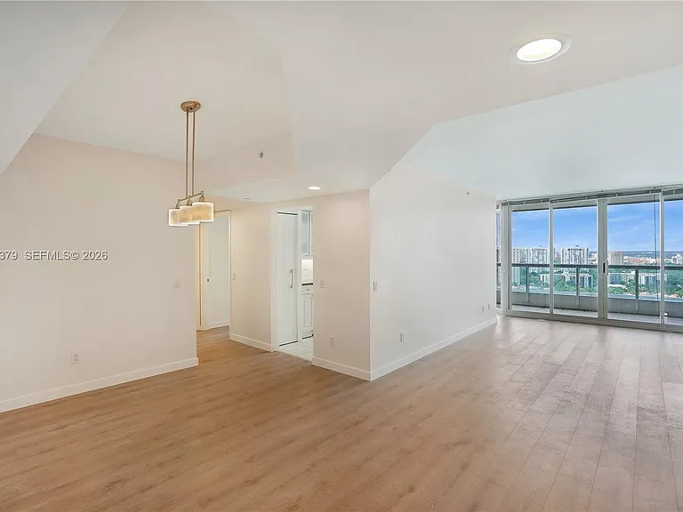 21205 Yacht Club Dr #2604 — Photo 2