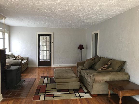 4th image of 8338 Lake Shore Blvd