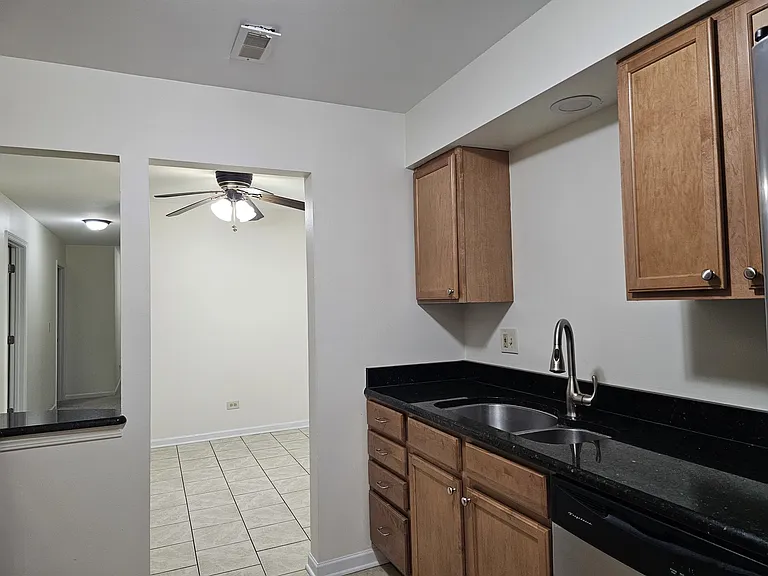 833 Village Quarter Rd #G-5 — Photo 4