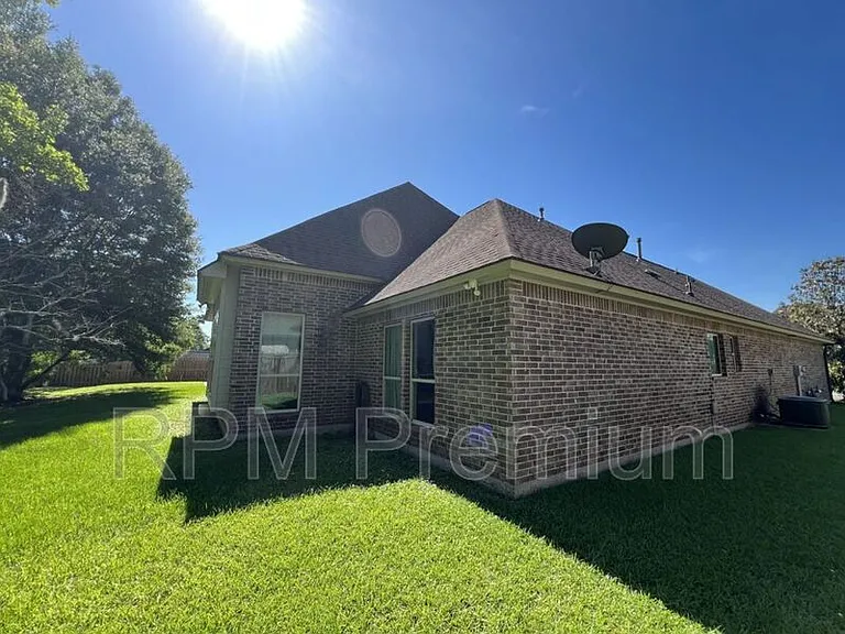 2913 Country Lakes Ave — Photo 5
