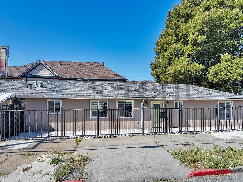 2273 E 23rd St #2273