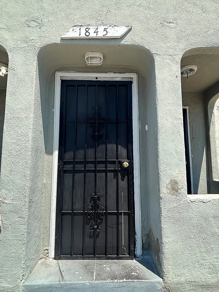 2 bed, 800 sqft, $2,900 — Photo 2