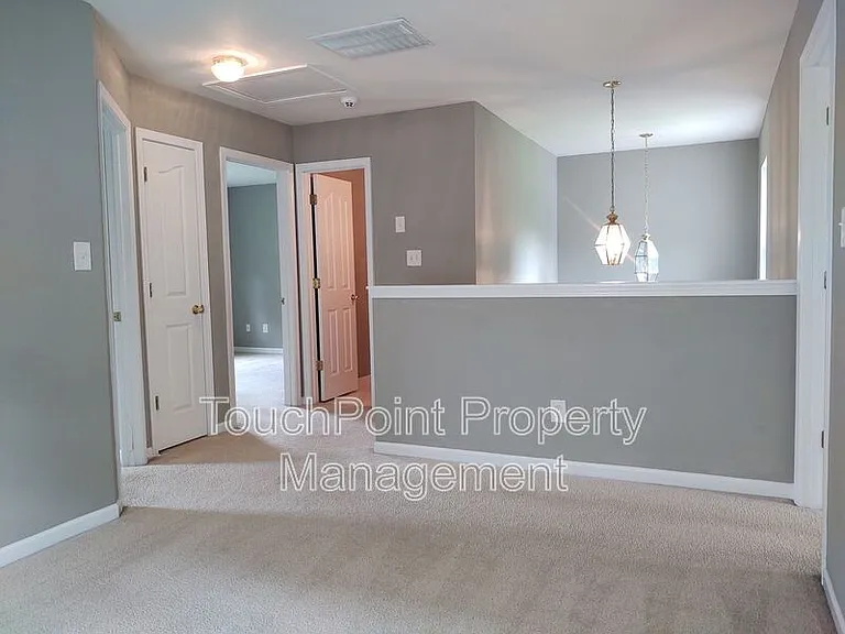7302 Woodbourne Ln — Photo 8