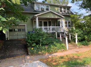 6 Meadowbrook Rd, West Hartford, CT 06107