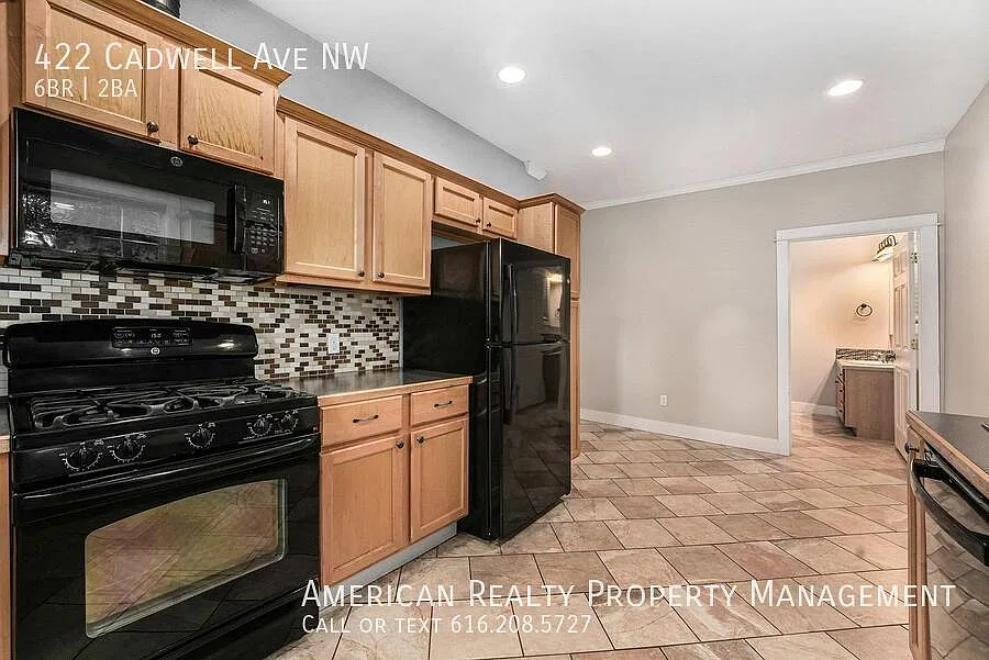 6 bed, 2014 sqft, $3,300 — Photo 3