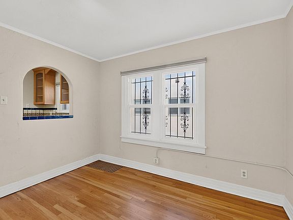 5th image of 3612 Campus Blvd NE
