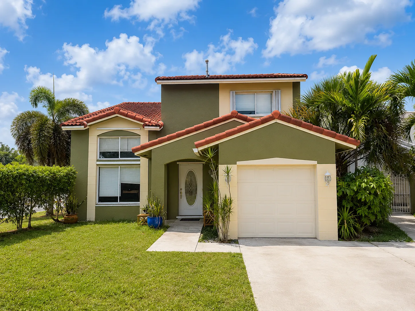 4 bed, 2.5 bath, 1777 sqft, $4,395 — Photo 1