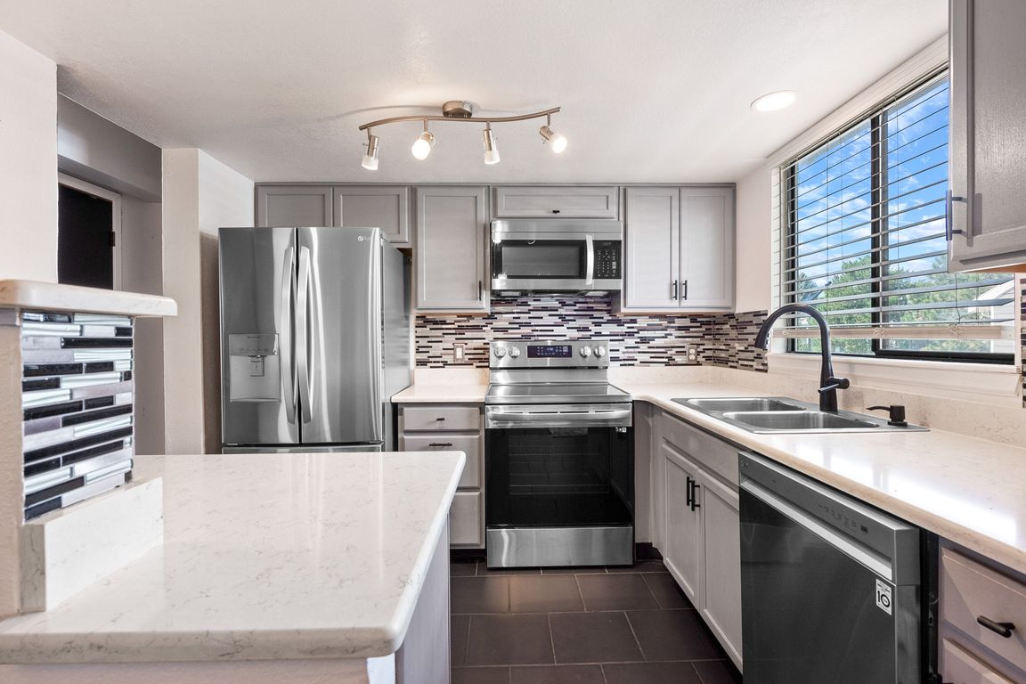 next background image