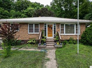 825 Sinsinawa Ave, East Dubuque, IL 61025