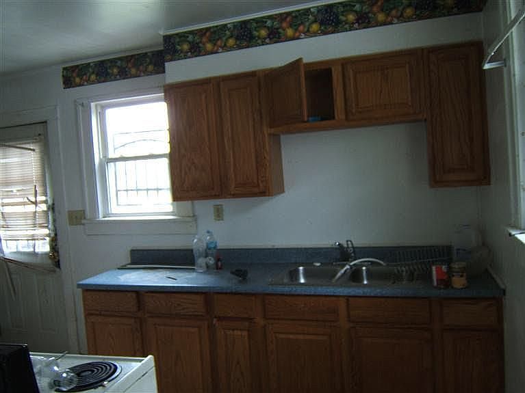 1st image of 928 Leland Ave