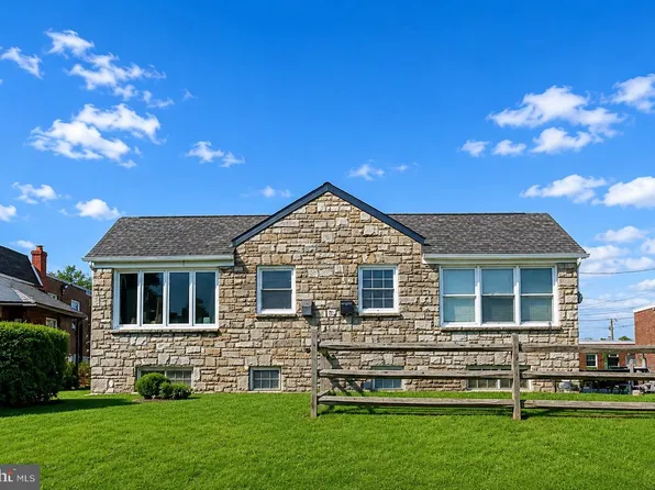 506 Glenn Valley Dr, Norristown, PA 19401
