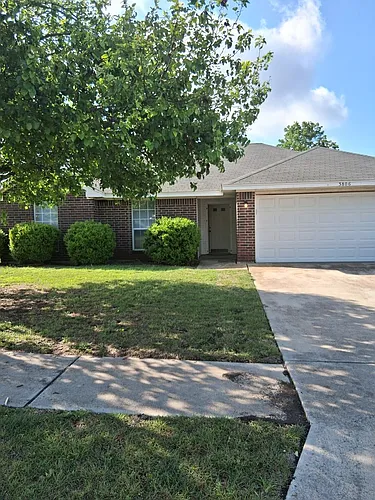 3806 Lone Oak Dr Photo 1