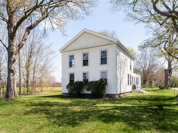 9109 Batavia Stafford Townline Rd, Stafford, NY 14143
