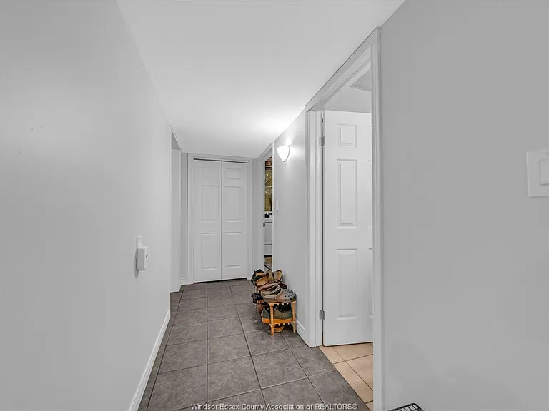 3040 Troup Cres — Photo 36