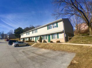 605 Country Club Rd APT E, Red Lion, PA 17356