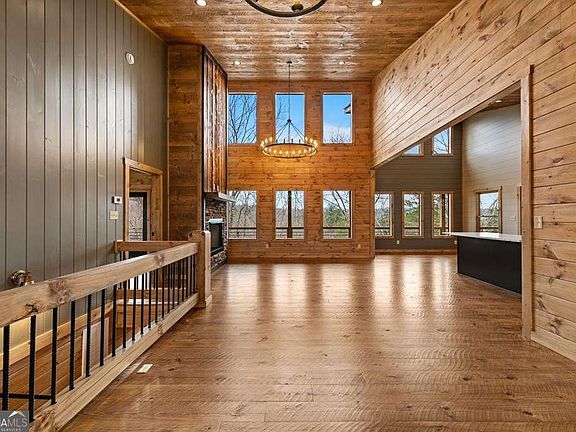 5th image of 416 Windy Valley Trl