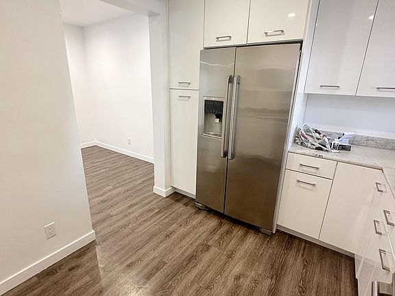 5th image of 9152 Alden Dr APT 2