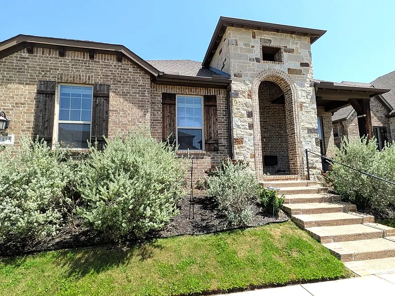 1415 White Squall Trl — Photo 1