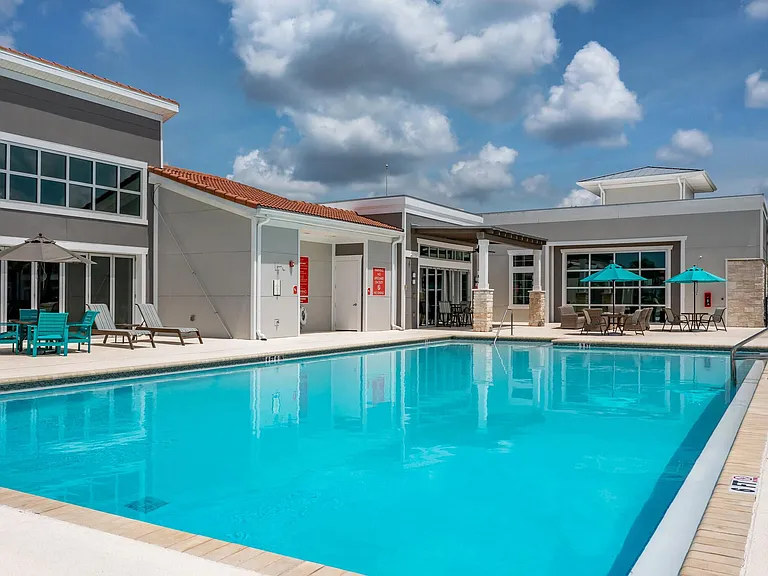 Latitude 27 — Photo 12