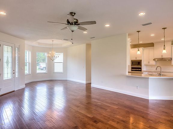 3rd image of 57 Thornhill Chase Cir