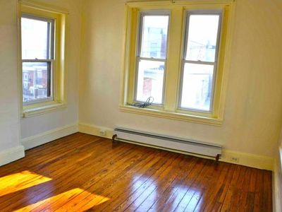 7 E Pleasant St, Philadelphia, PA, 19119