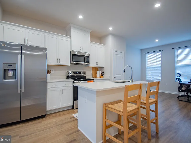 34 Coolidge Ave — Photo 6