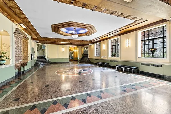 Sold by Compass | media 9