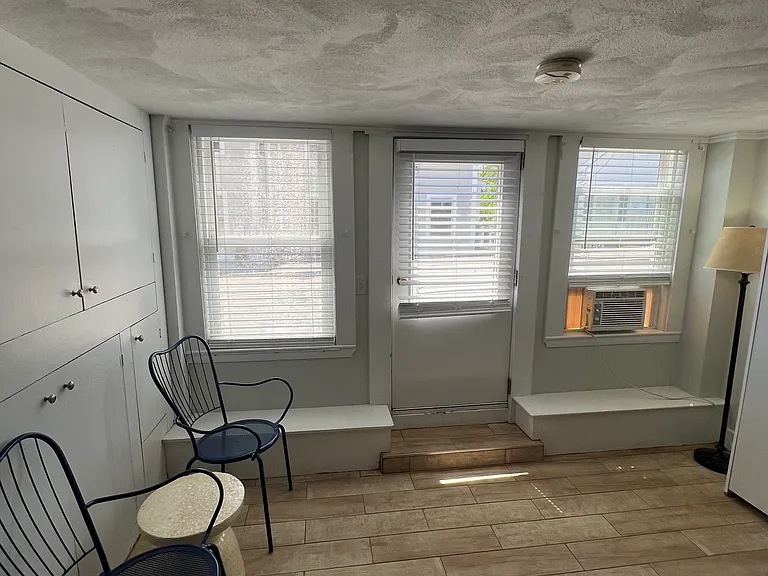 6 King St #1 — Photo 12