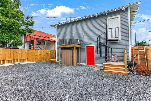 2232 Amelia St — Photo 11