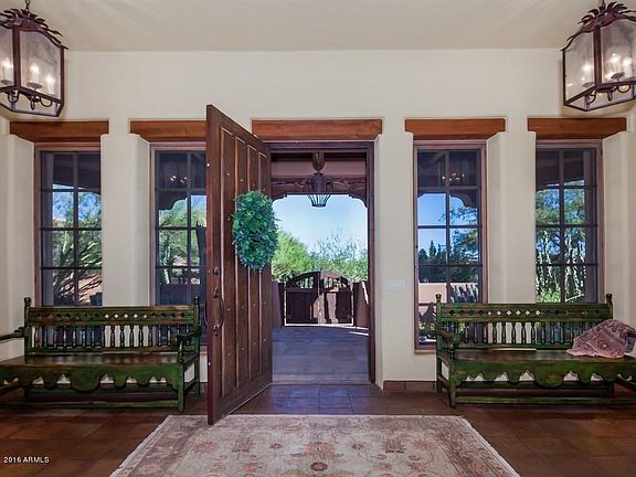 006_Entry ~ Foyer