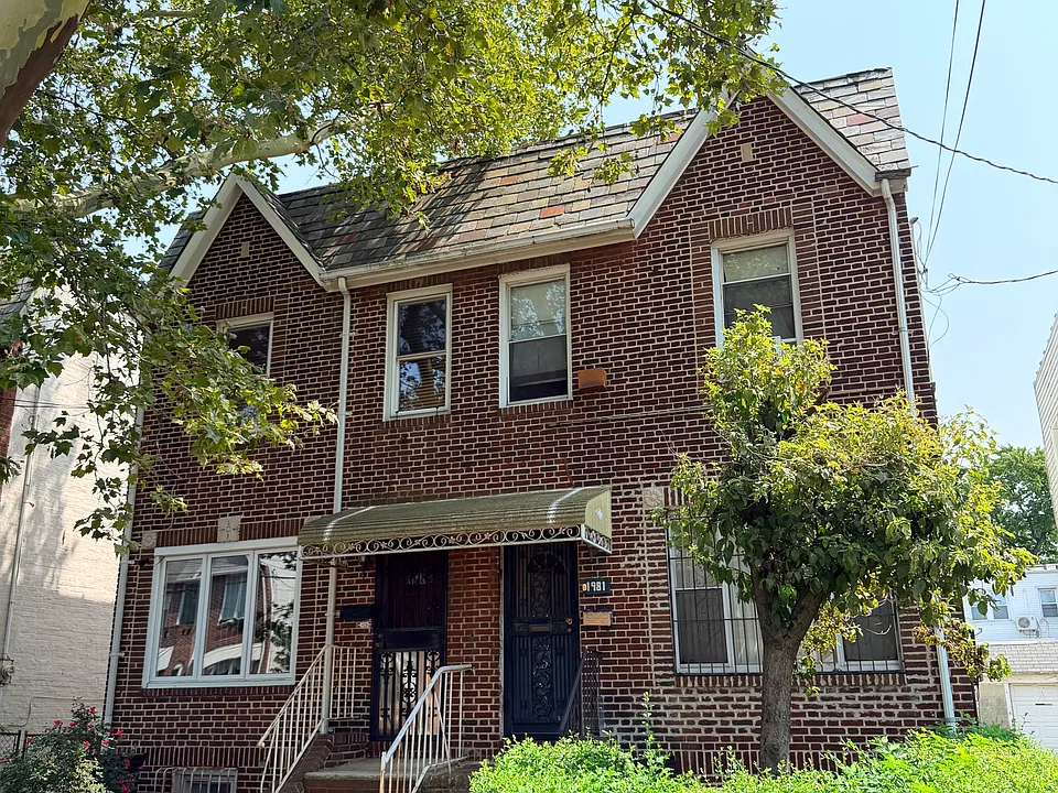 1981 E 26th St #1