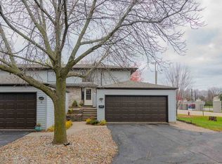 214 Parkside Ct, Kimberly, WI 54136