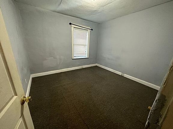 3rd image of 1407 Rowan Ave #A
