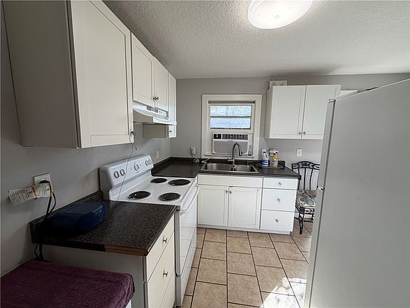 3rd image of 3000 N Cleburne St