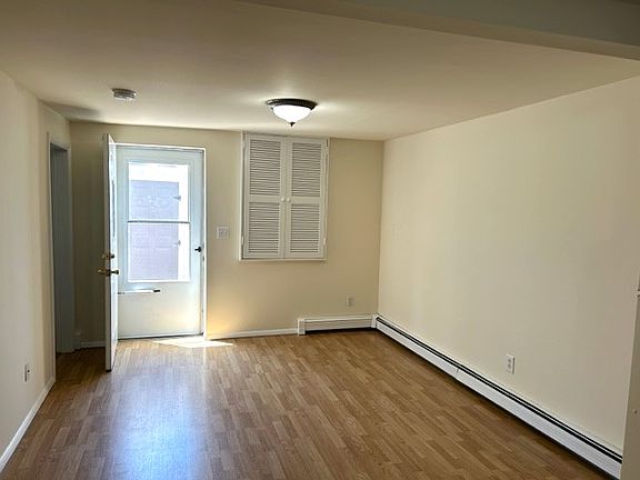 3rd image of 2 Union Blvd #1002