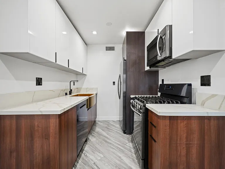 230 S Carondelet St #A — Photo 2