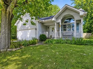 1355 Lake Vue Dr, Roaming Shores, OH 44085
