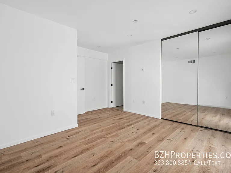 662 1/2 N Mariposa Ave — Photo 6
