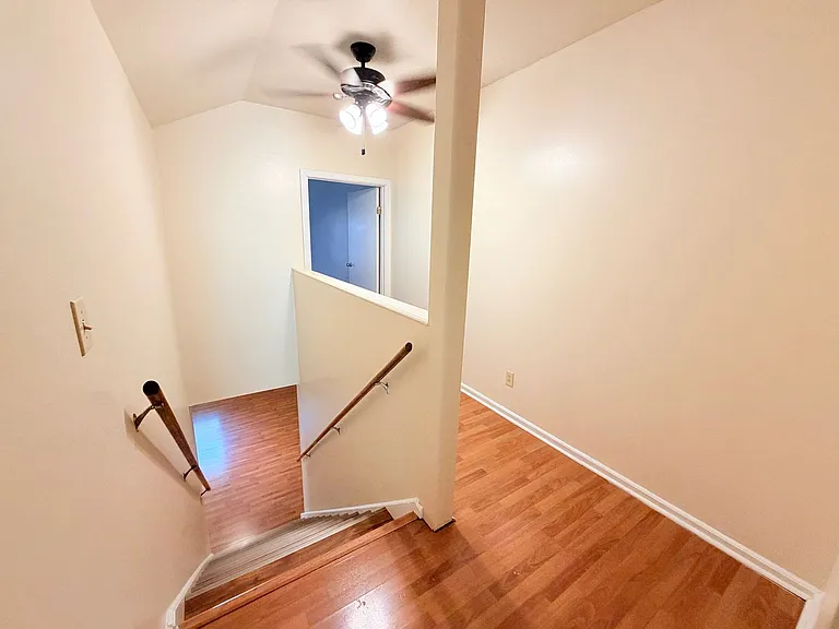 2035 N Graham Ave — Photo 21
